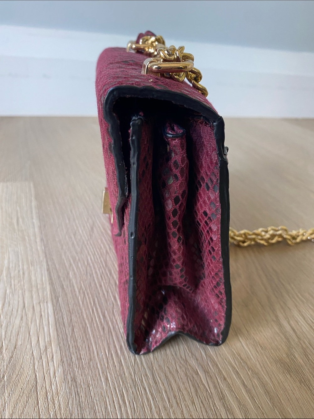Steve Madden Burgundy Snakeskin Embossed Crossbody Bag Shoulder Purse - Picture 4 of 12